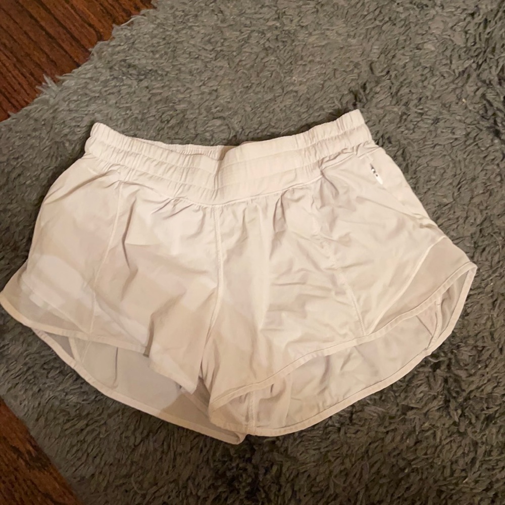 Lululemon shorts hotty hot inch 2